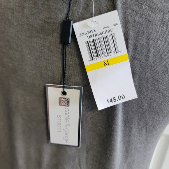 Cable & Gauge V-Neck Pocket Tee, Distressed Charcoal, Women's Size Medium - Picture 8 of 10